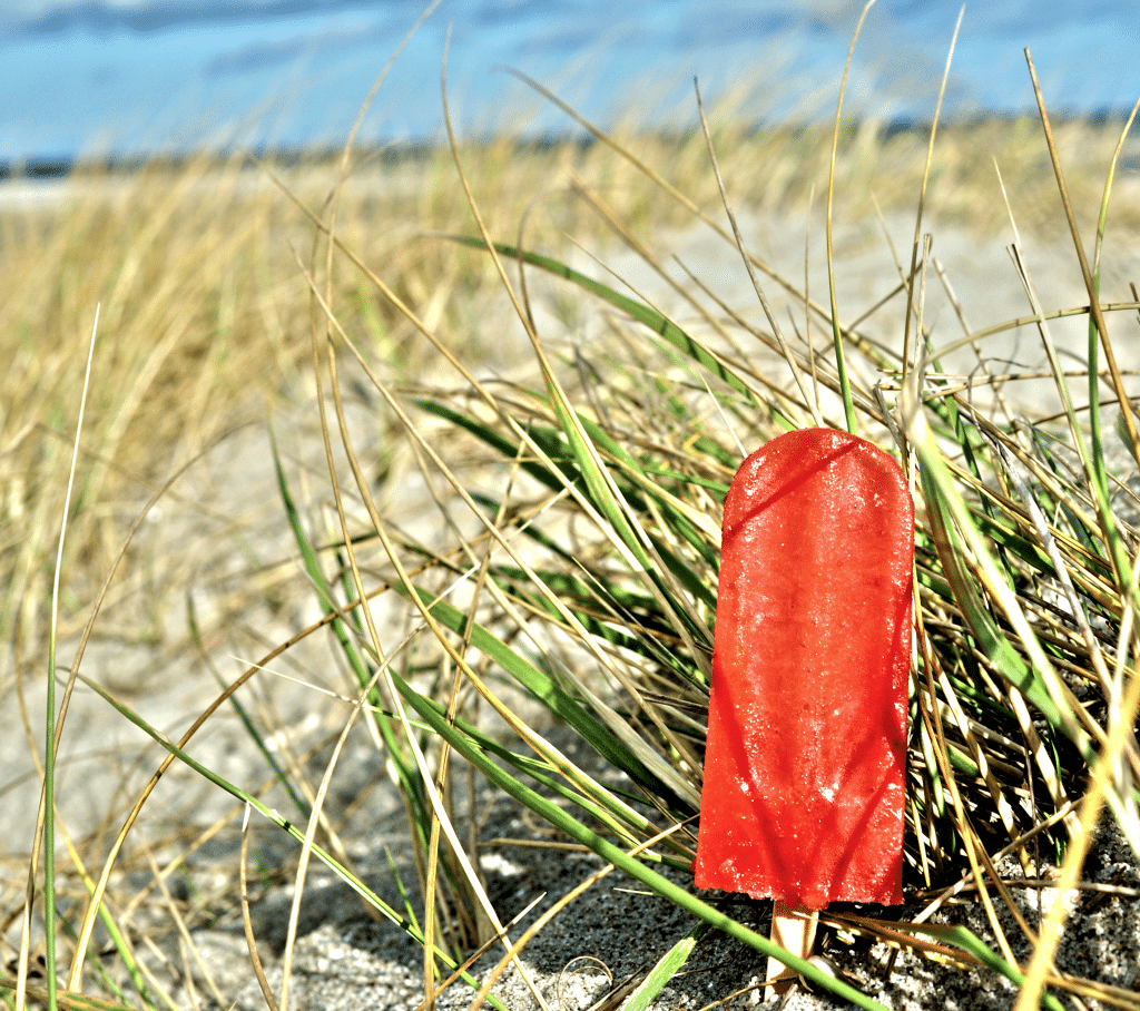 Erdbeereis_am_Strand