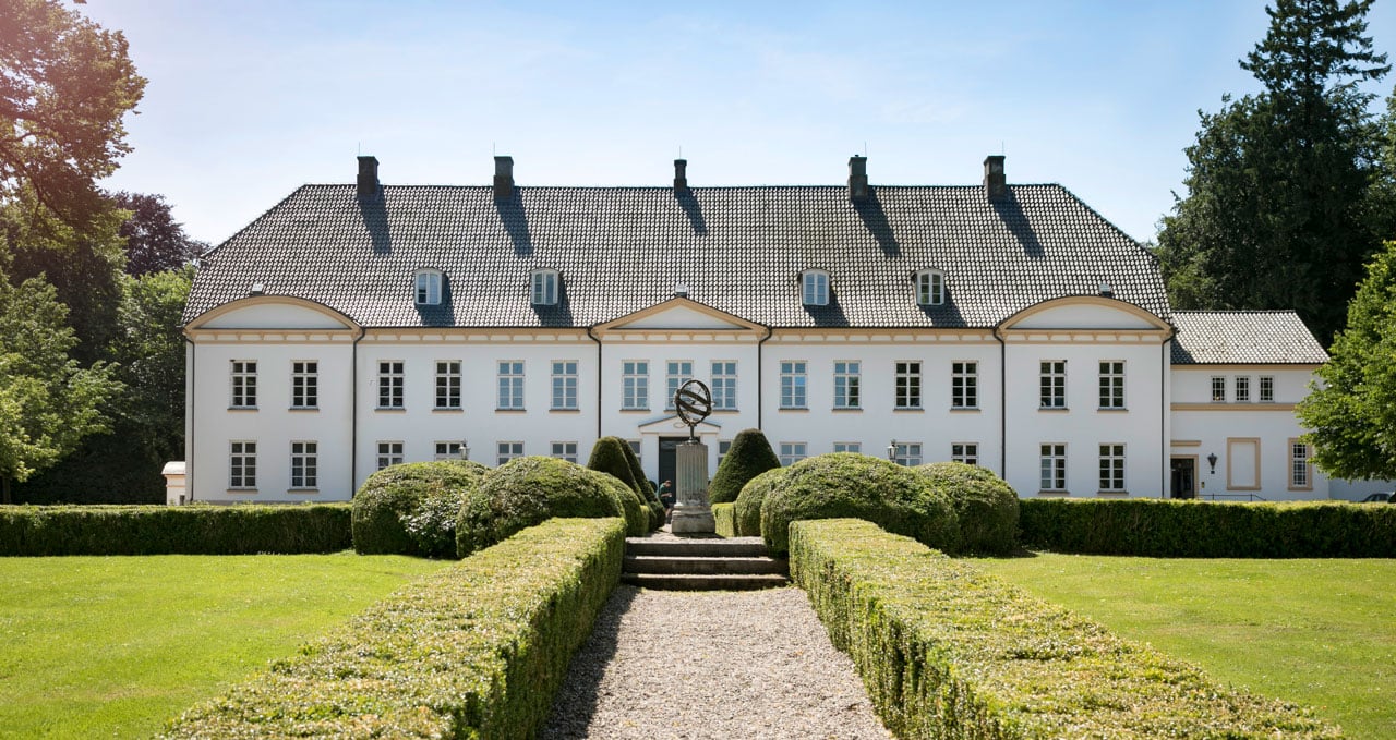 Louisenlund, historisches Schloss am Ufer der Schlei